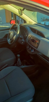 Toyota Yaris cena 40500 przebieg: 79135, rok produkcji 2019 z Częstochowa małe 121